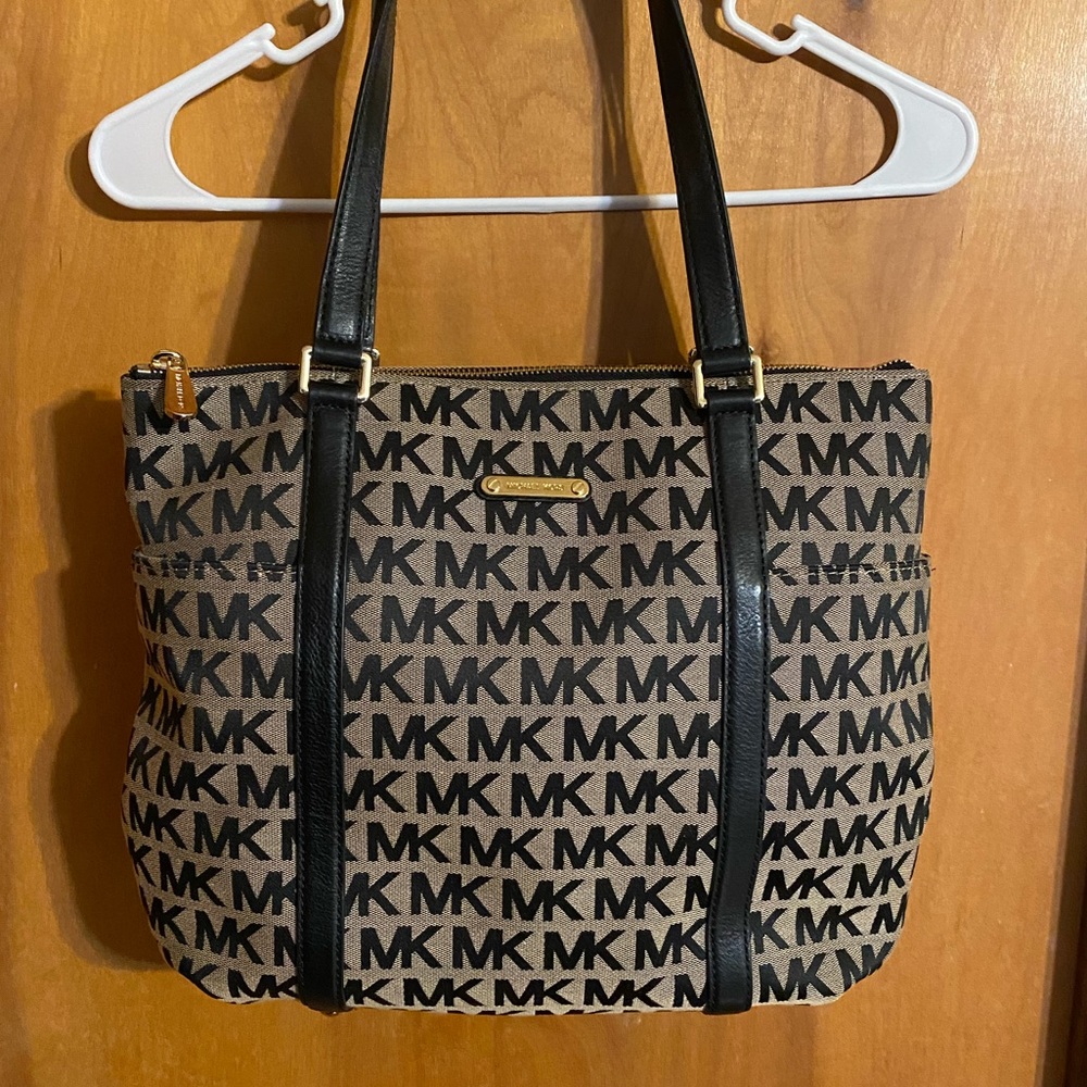 Authentic Micheal Kors Purse